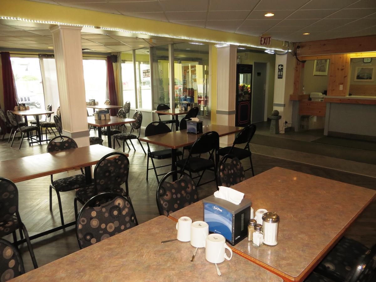 Macklin Motor Inn Exterior photo