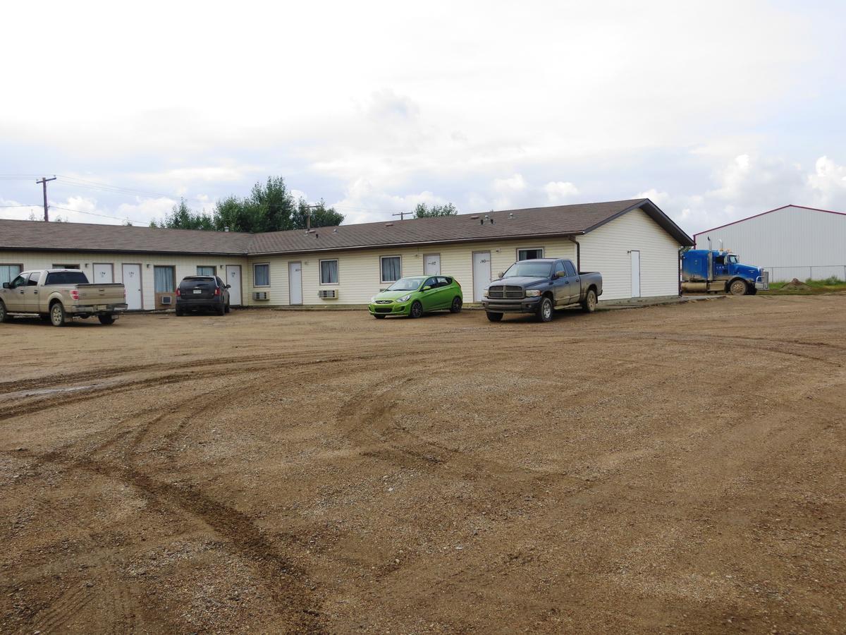 Macklin Motor Inn Exterior photo