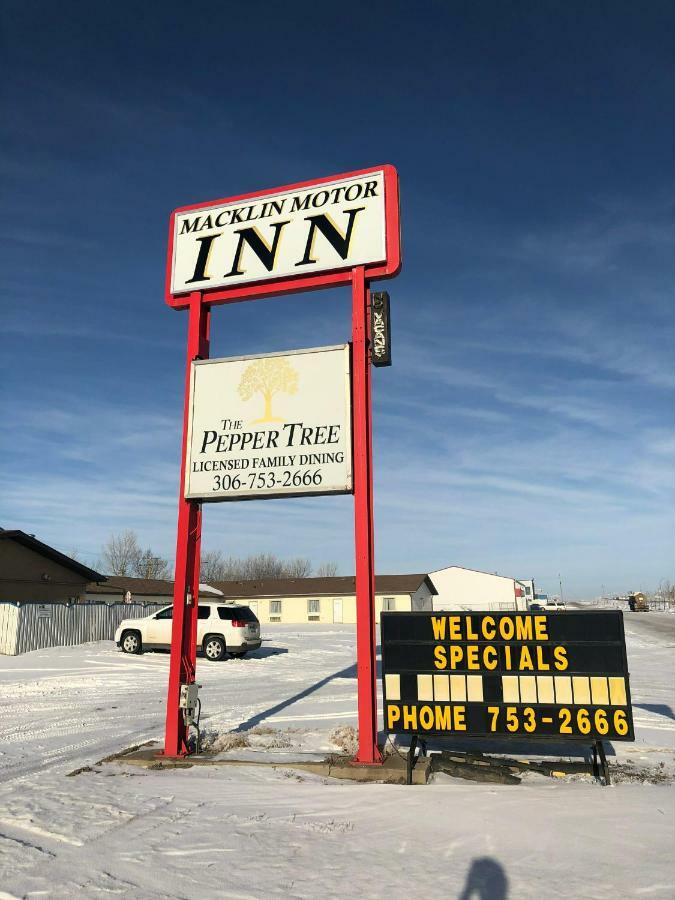 Macklin Motor Inn Exterior photo